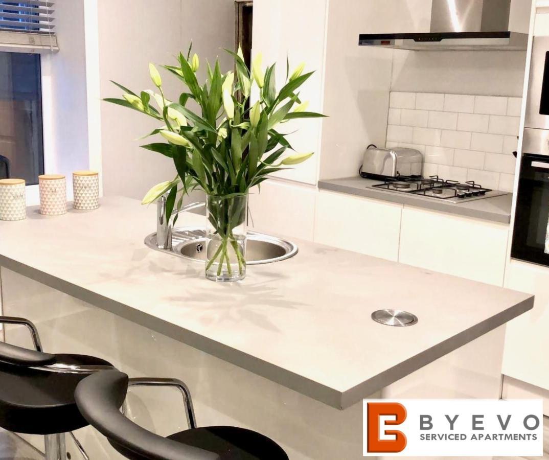 Byevo Almar Villa - Close To City And Airport - Perfect For Contractors Or Large Groups Glasgow Esterno foto