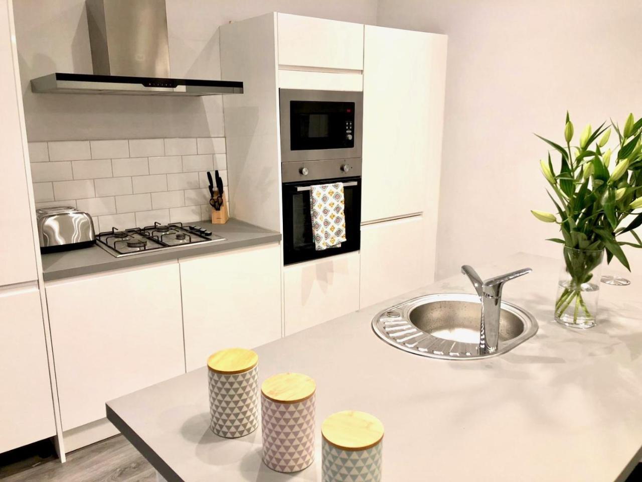 Byevo Almar Villa - Close To City And Airport - Perfect For Contractors Or Large Groups Glasgow Esterno foto